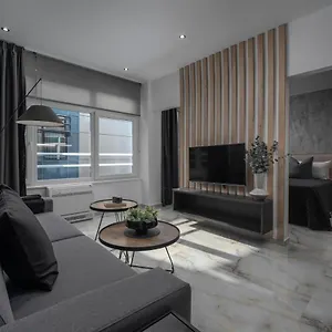 nomades-suites.hotels-of-thessaloniki.com/