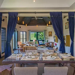 Luxury Sleeps 6, Access, Villa Montego Bay