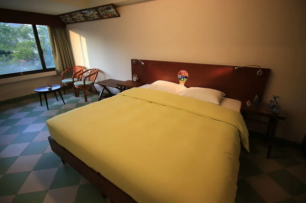 Yha Mei Ho House Youth Hostel Hong Kong 0*,  China